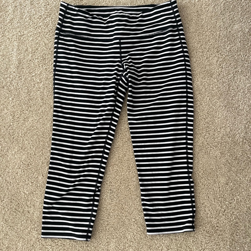 Athlete Size L, black and white stripped leggings